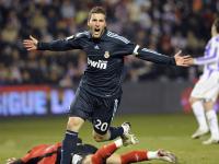 开云官网-跨界战神，当勇士铁蹄踏破活塞，伦纳德在英超赛场接管争冠之战