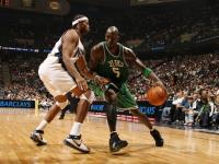 开云官方app入口-东决关键战之夜，卡马文加带队取胜