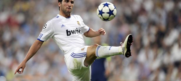 开云体育官方网站-津门奇迹夜，霍勒迪点燃赛场，天津队力克马刺改写历史