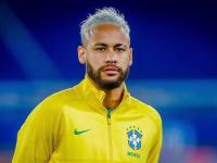 开云APP-关于职业足球运动员因伤退场，队友助力获胜的信息