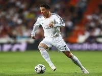 开云APP-鏖战雅典夜，伊布破纪录之光与切尔西铁血之魂