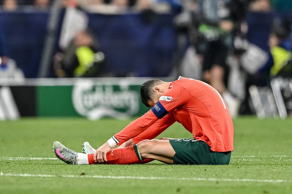 西班牙球员在葡萄牙比赛中势如破竹的简单介绍