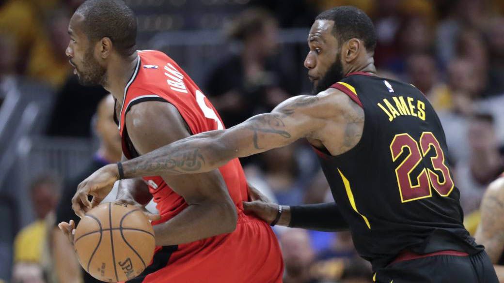 包含猛龙老将状态回升，球队面临关键考验的词条