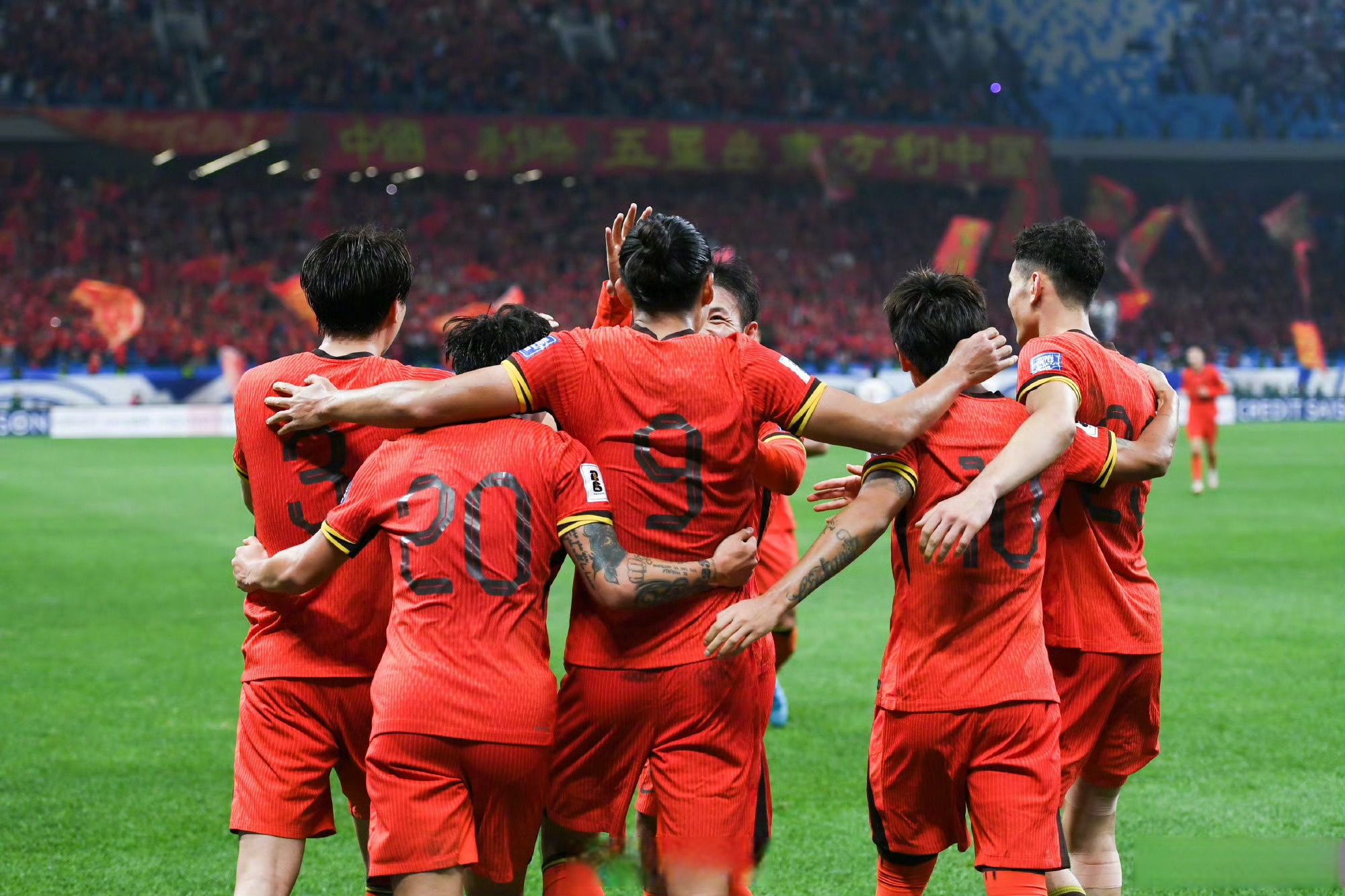 中国足球队连胜，晋级下一轮比赛