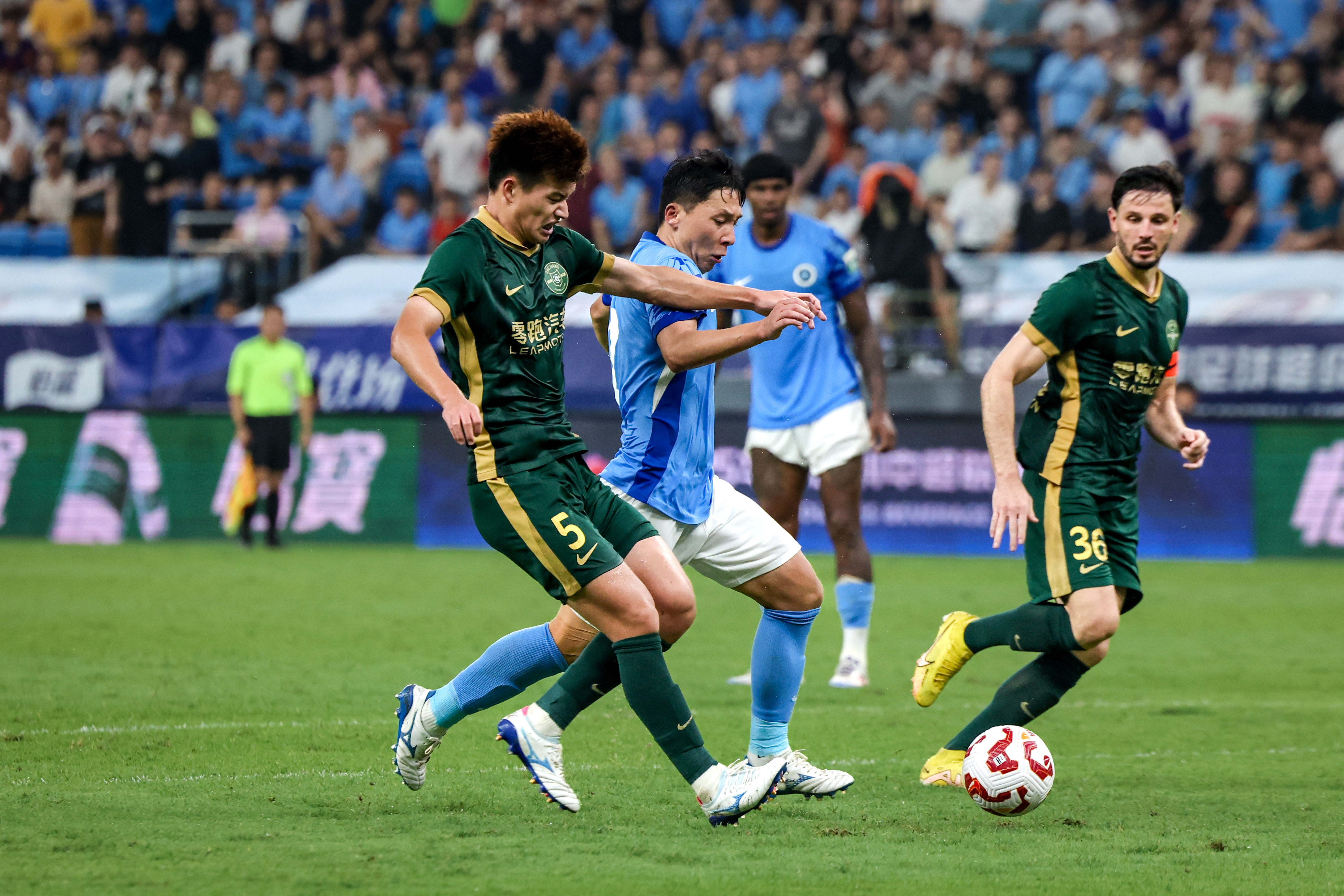 包含伤愈复出的球员贡献关键一球，战绩再创新高的词条