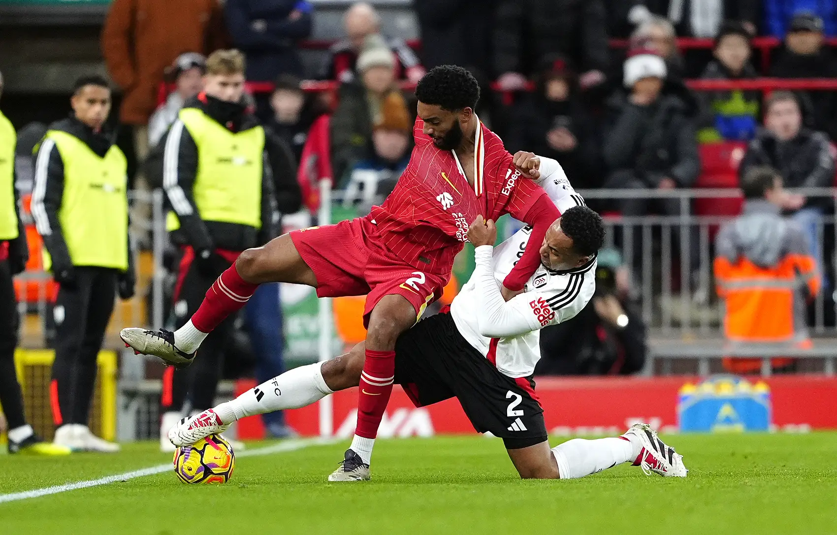 梅赛德斯力克威廉姆斯,佩雷兹带队取胜 梅赛德斯力克威廉姆斯,佩雷兹带队取胜