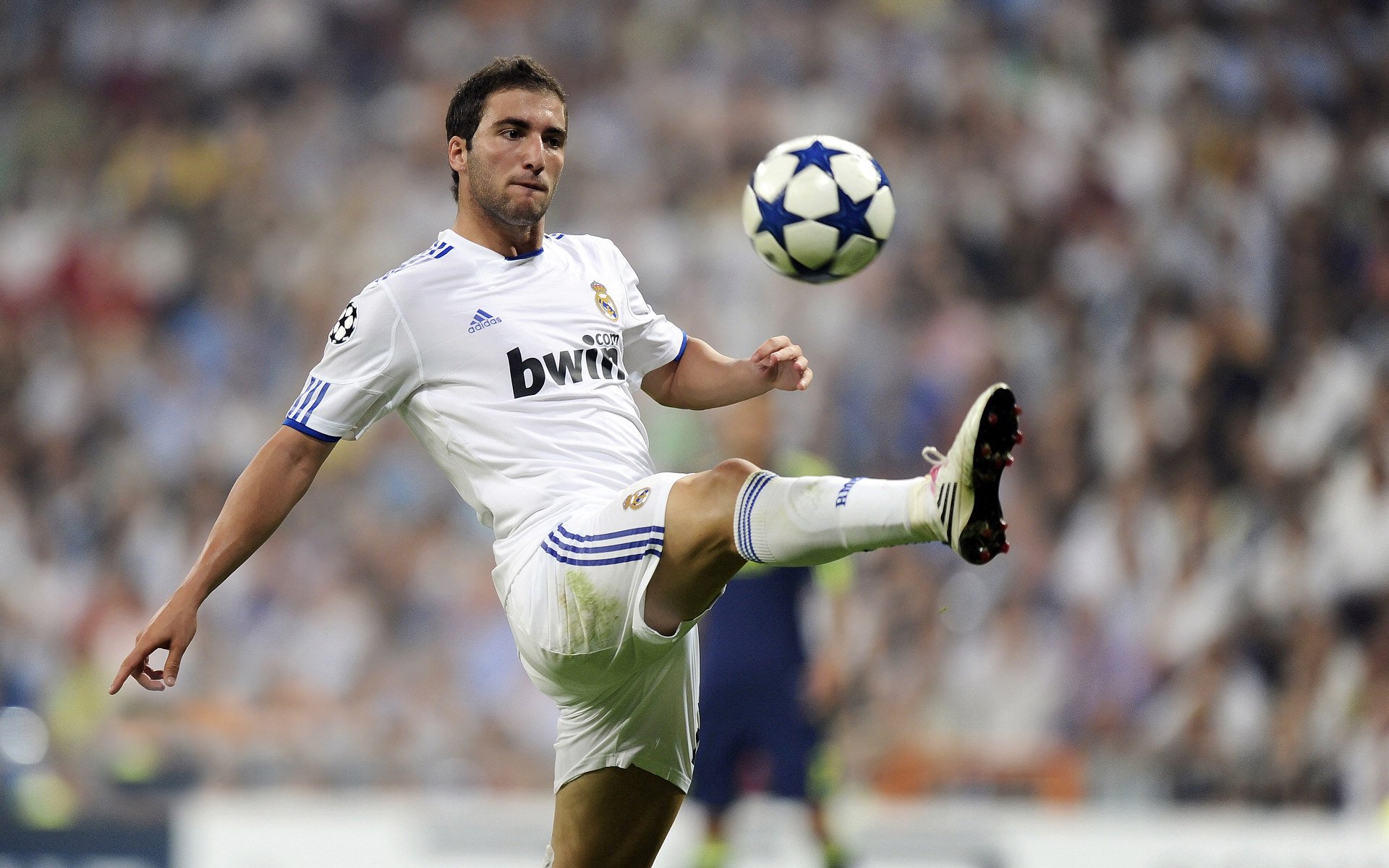 唯一性之战，瑞士军刀如何精准肢解巴萨体系，以及C罗赛后满分引发的时代思考