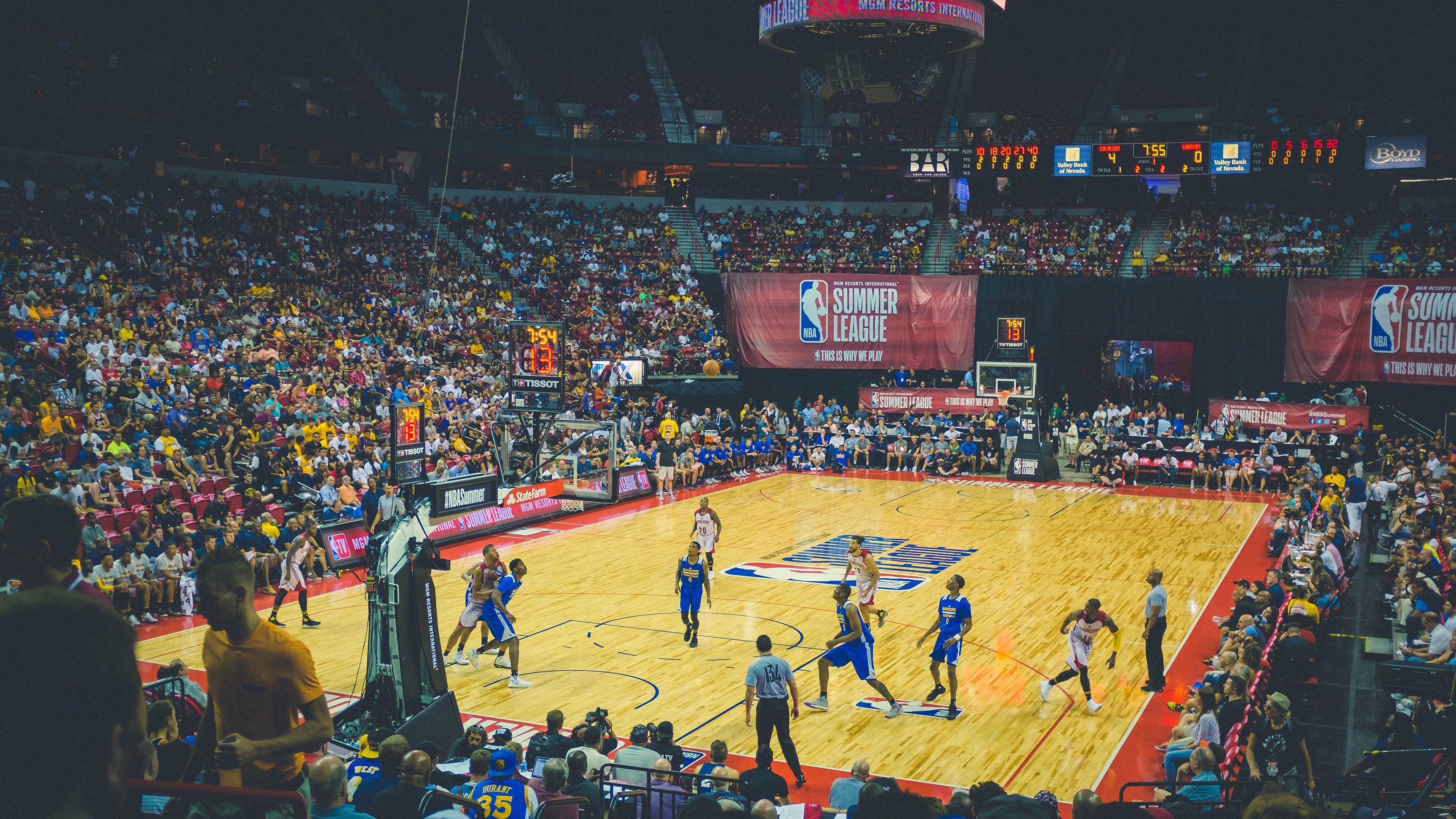 极速与高度，F1巴林揭幕战惊心动魄，火箭队内线碾压浙江显统治力